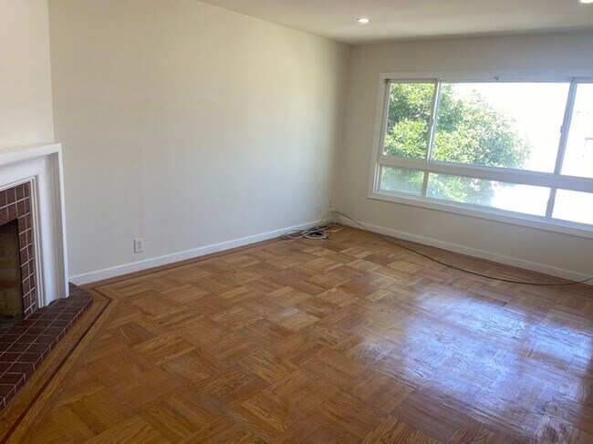 Foto del edificio - 1395 Oakdale Ave