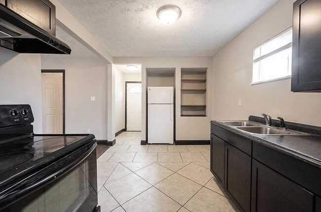 Foto del edificio - 3632 Crescent Ave