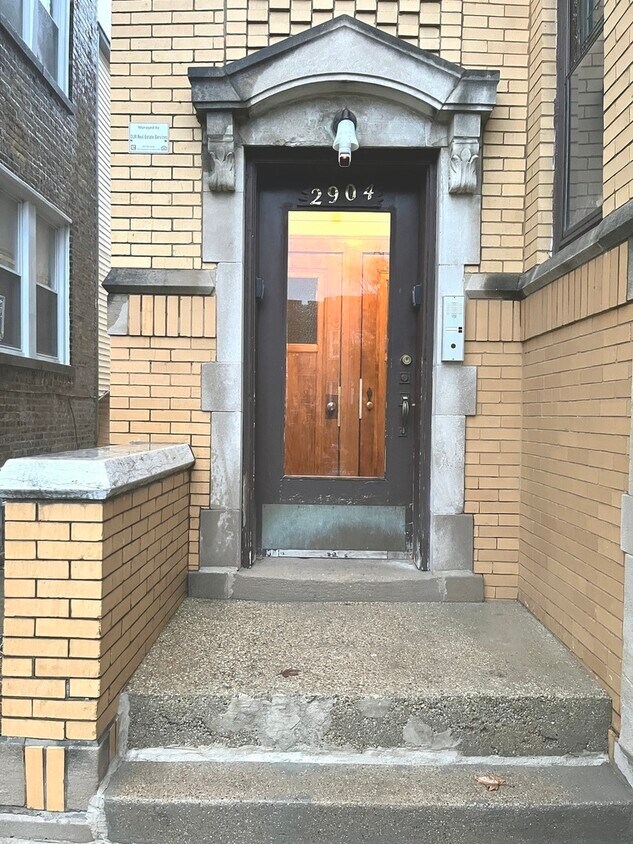 Foto del edificio - 2904 N Linder Ave