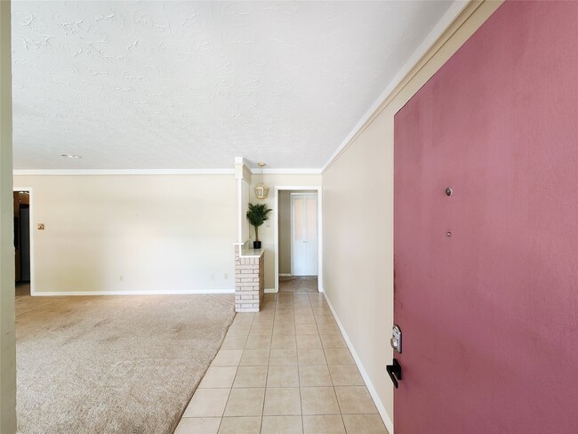 Building Photo - 1702 Ivie Lee St