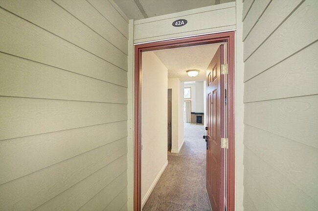 Photo - 1Bd/1Ba Mercer Island Condo