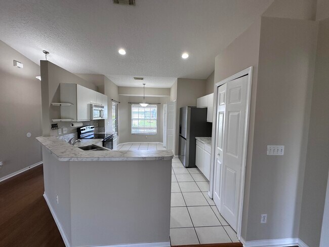 Foto del edificio - 474 SW Fields Ave