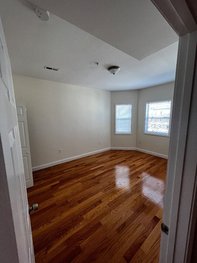 Photo - 57 Woodford St Apartment