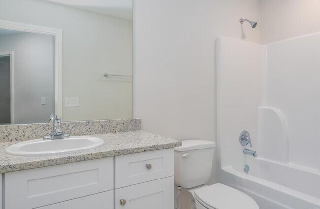 Building Photo - 1884 Landing Pl