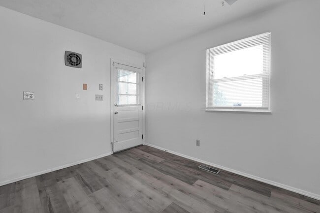 Building Photo - 3384 Norwalk Rd