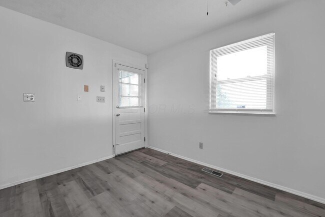 Foto del edificio - 3384 Norwalk Rd