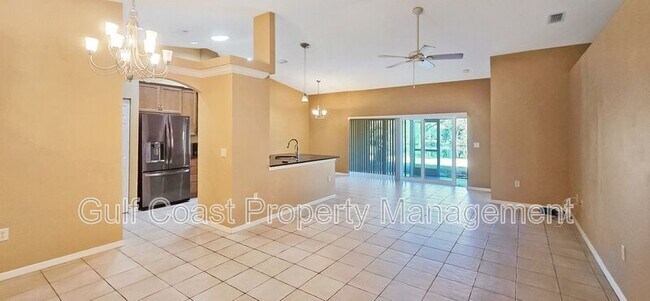 Foto del edificio - 116 51st St Cir E