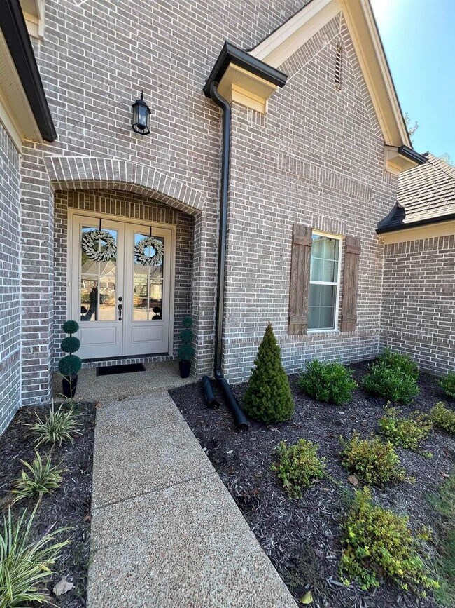 Building Photo - Beautiful 5-bedroom 3 full bath home in Oa...