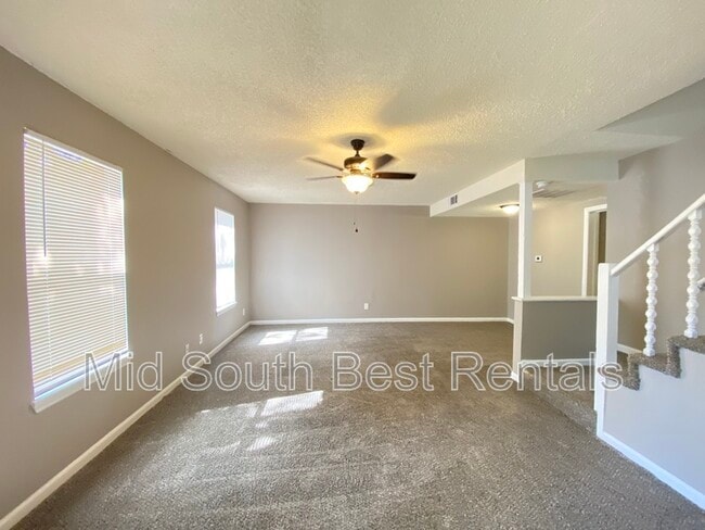 Building Photo - 53 Lori Ln