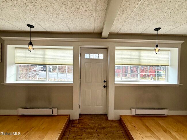 Building Photo - 5 Church St