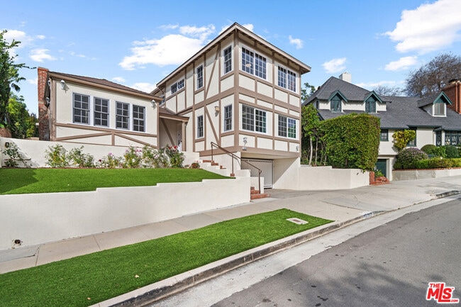 Foto del edificio - 10309 La Grange Ave