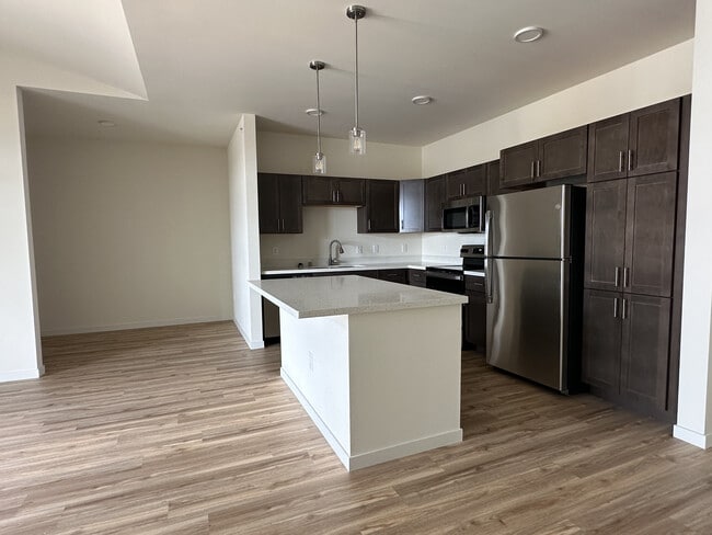 Building Photo - Colorado Commons