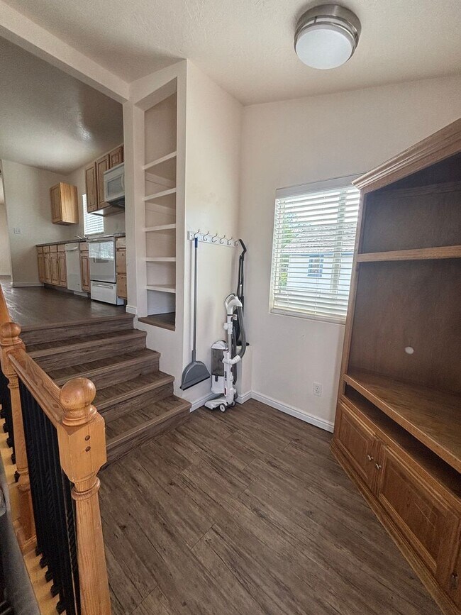 Foto del edificio - Home with Many Qualities! Commercial or residential