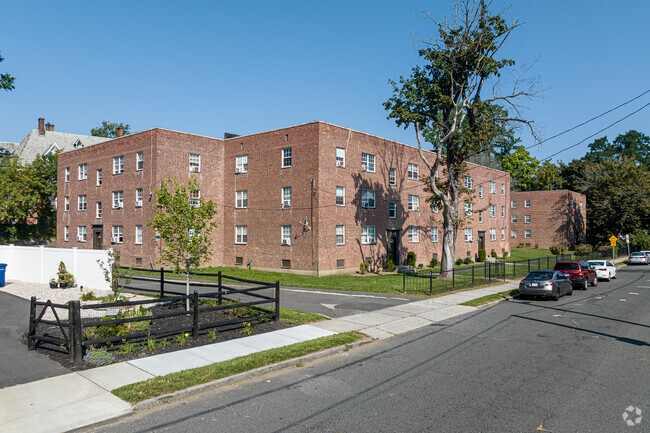 Building Photo - Eternal Apartments