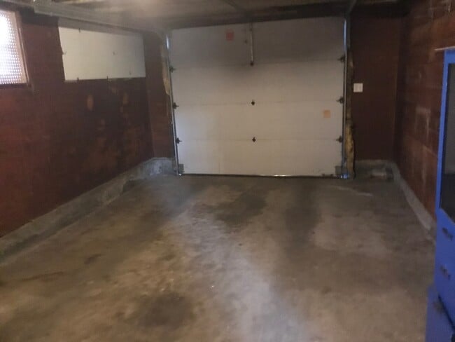Garage, can fit car! - 9003 SE Stephens St
