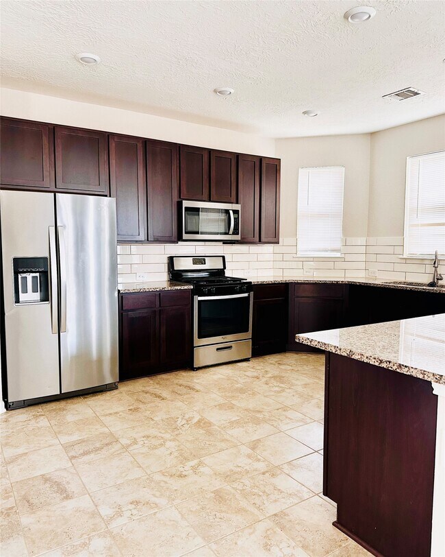 Foto del edificio - 25250 Laird Knoll St