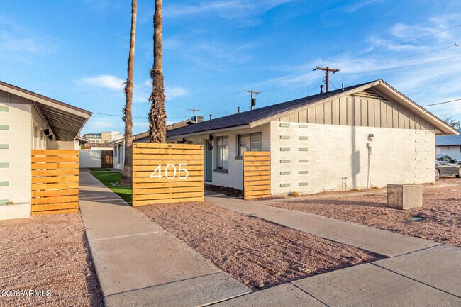 Building Photo - 405 S Priest Dr