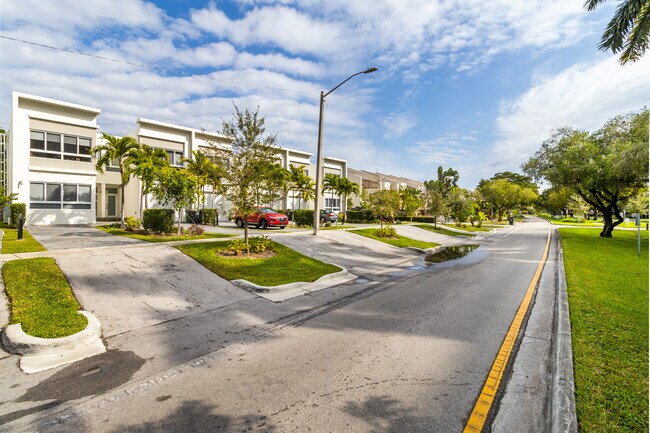 Foto del edificio - 2461 NE 135th St