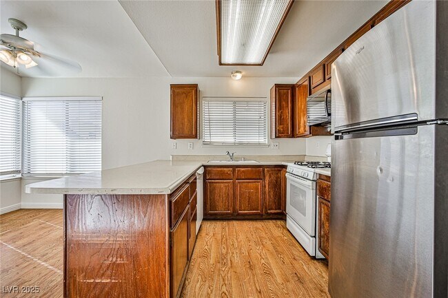 Foto del edificio - 1505 Wintergreen Dr
