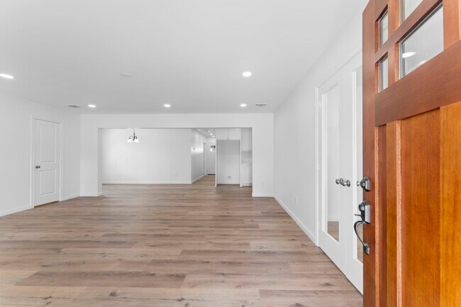 Foto del edificio - 1507 N Durham Dr