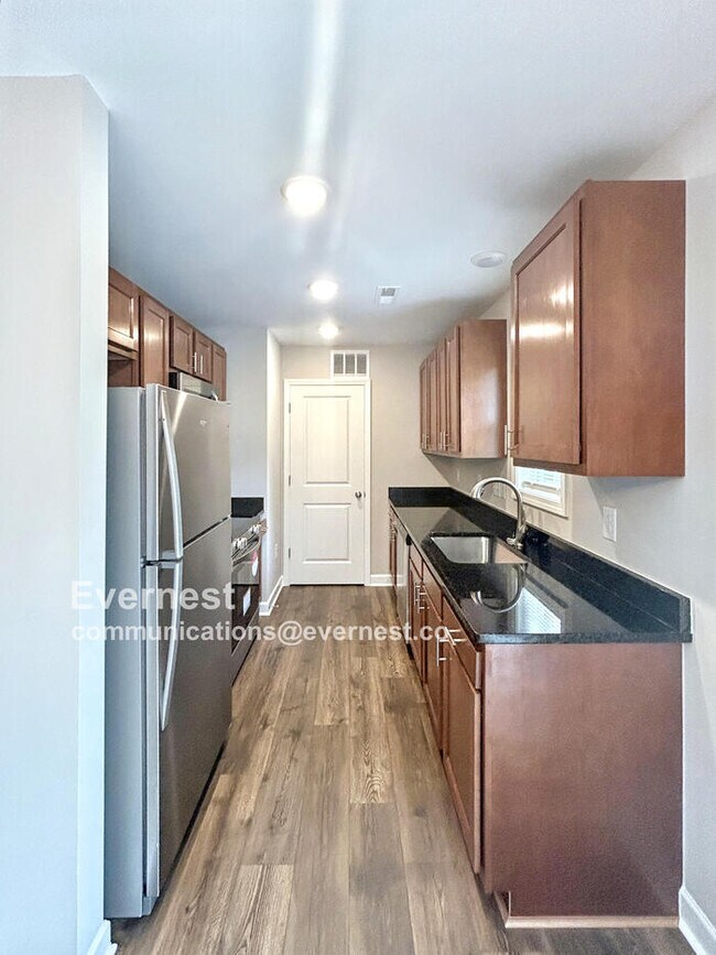 Foto del edificio - 1653 Reynolds Forest Dr