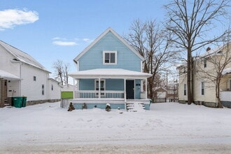 Building Photo - 115 E 9th St