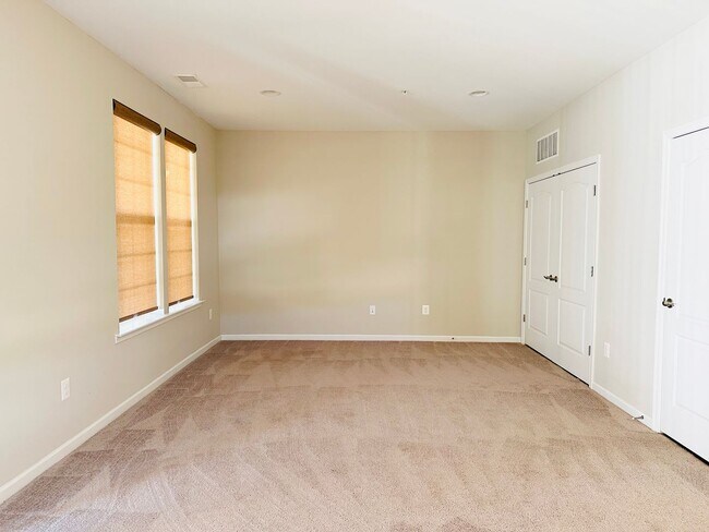Building Photo - Middle River Townhome for rent beginning A...