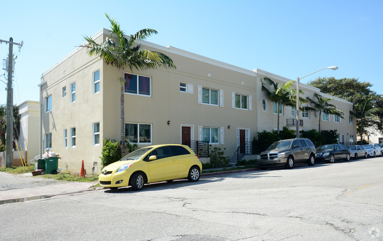 Primary Photo - Lottie Apartments