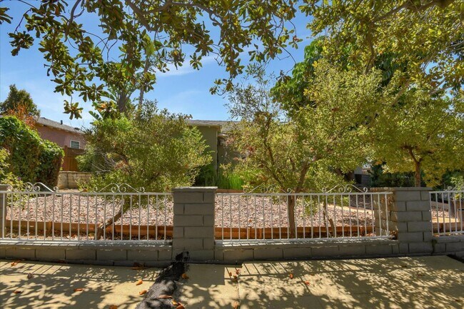 Foto del edificio - 11386 Tenino Ave