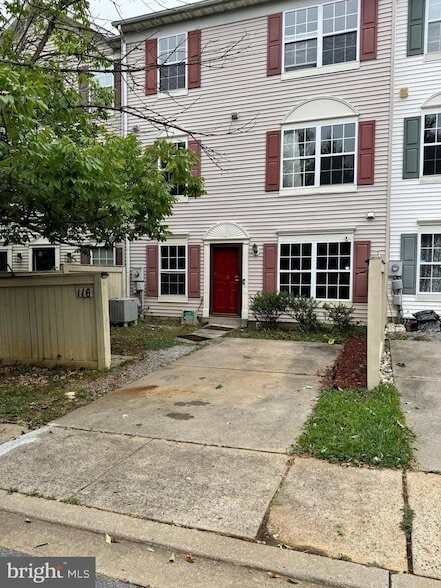 Primary Photo - 116 Crossbill Way