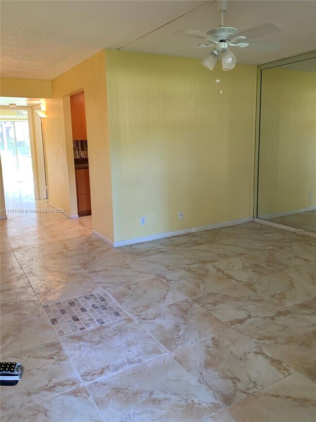 Foto del edificio - 13500 SW 1st St