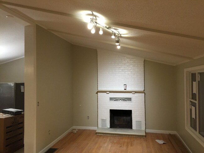 Building Photo - 129 Dracut Rd