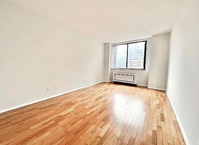 Foto del edificio - 330 E 75th St