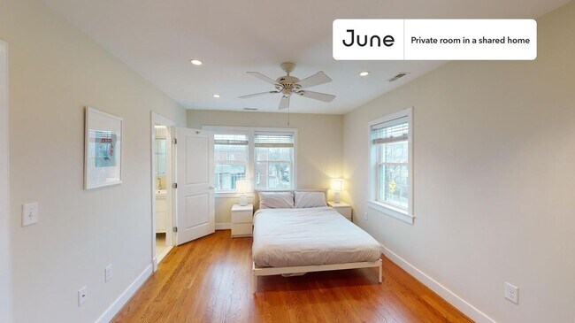 Building Photo - Room in Shared 3 bed/3 bath home in Capitol Hill