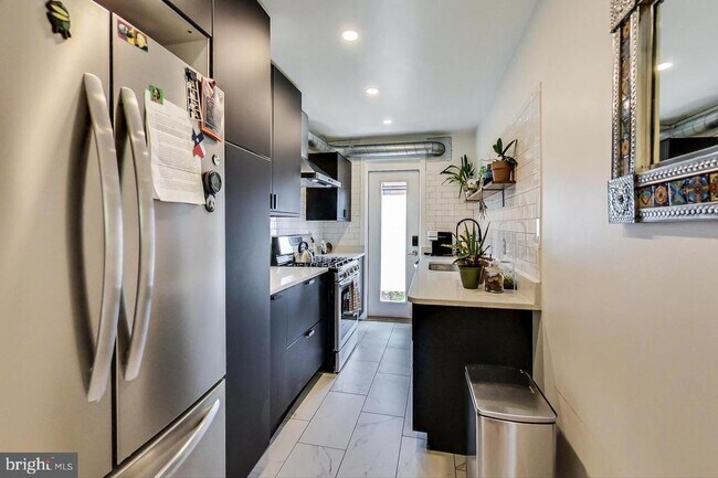 Foto del edificio - 213 Hawaii Ave NE