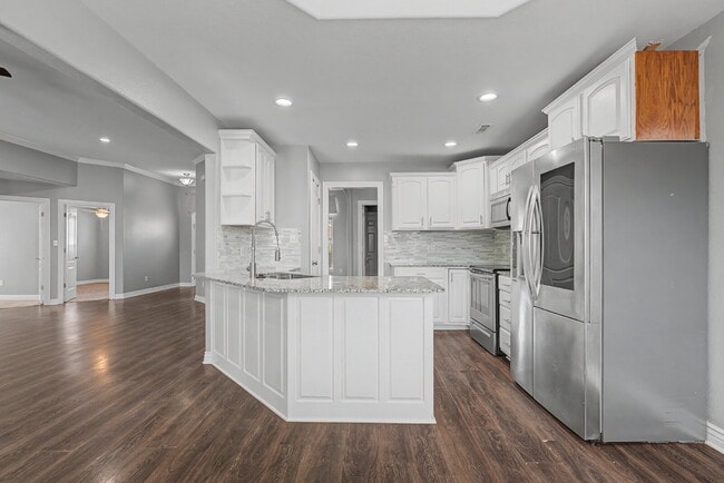 Building Photo - "Discover Your Dream Home: Spacious 4-Bedroom Retreat in Rogers, AR!"