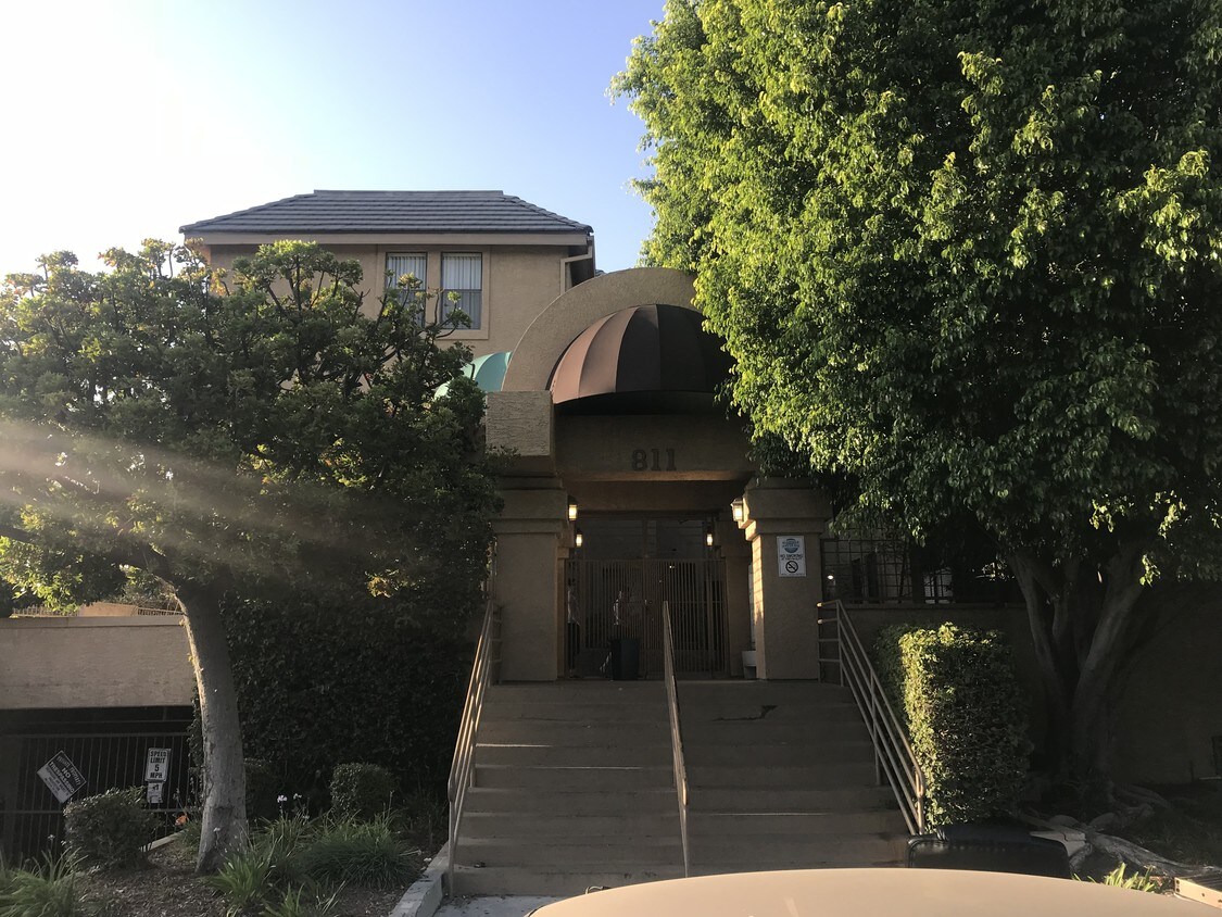 Foto principal - 811 Orange Grove Ave