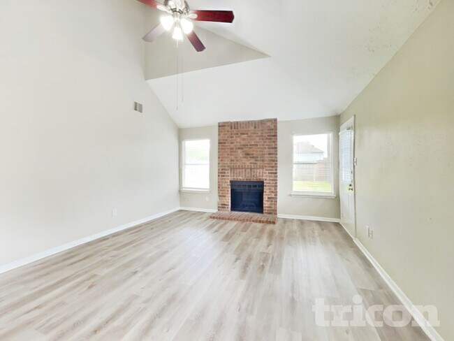 Foto del edificio - 2013 Greenwood Dr