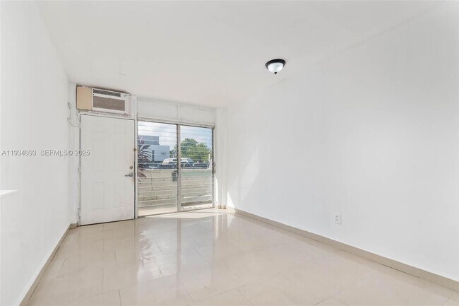 Foto del edificio - 1685 Jefferson Ave