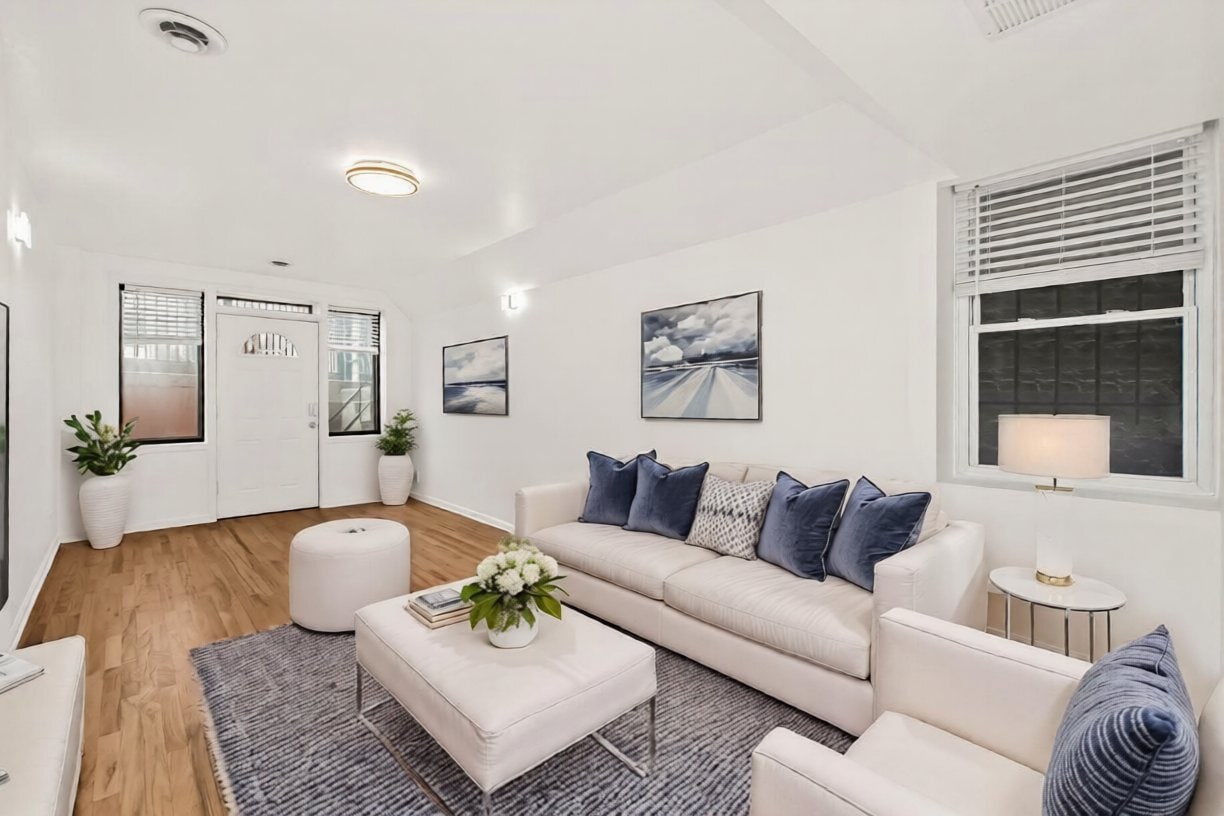 Photo - 1739 W Beach Ave (Chicago, IL)