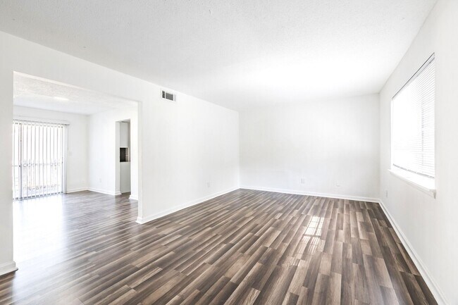 Foto del edificio - Adar at Golden Gate