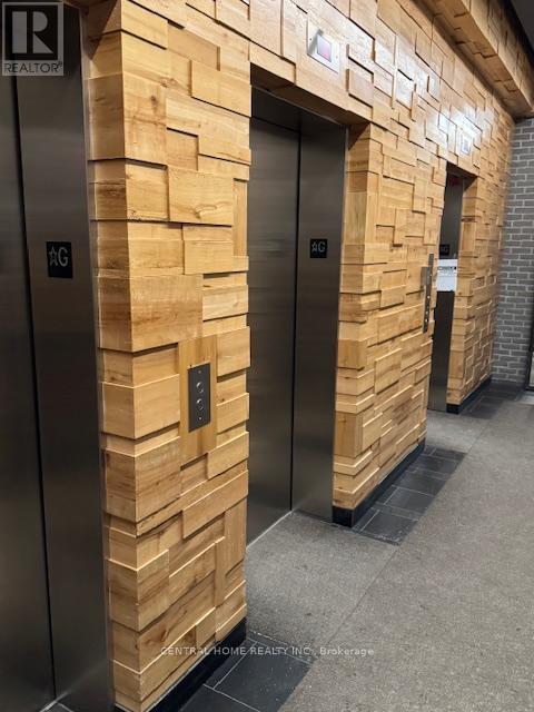 Photo du bâtiment - 210 Simcoe St