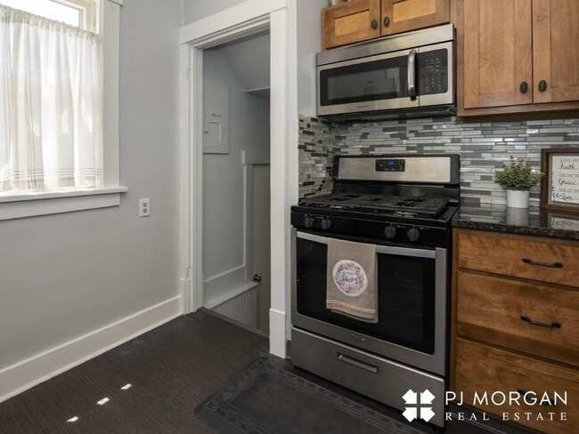 Photo - 815 N 41st St House