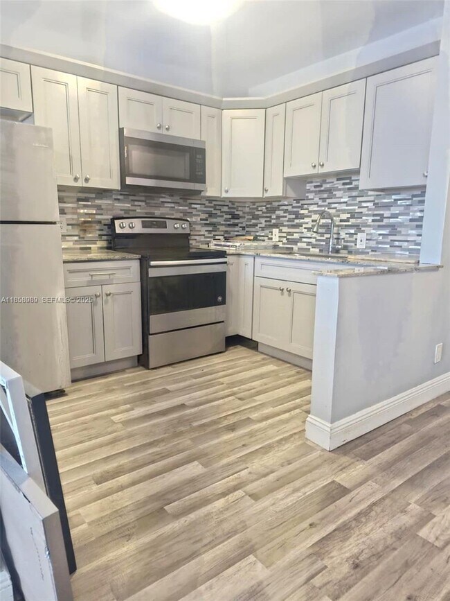 Foto del edificio - 3114 E Sunrise Blvd