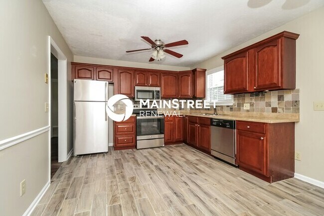 Building Photo - 4 Bedroom Pet-Friendly Home in Antioch, TN...