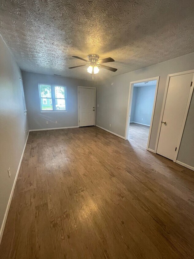 Foto principal - 1029 N 7th St