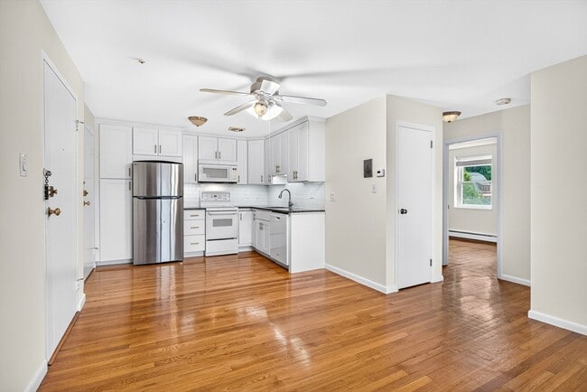 Building Photo - 190 Mt Auburn St
