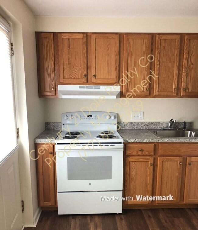 Foto del edificio - 3522 E Market St