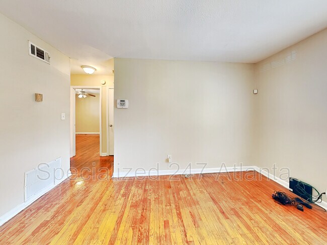 Foto del edificio - 1093 Cordova St SW