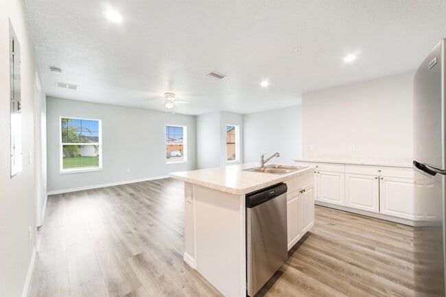 Building Photo - 254 Taylor Ln